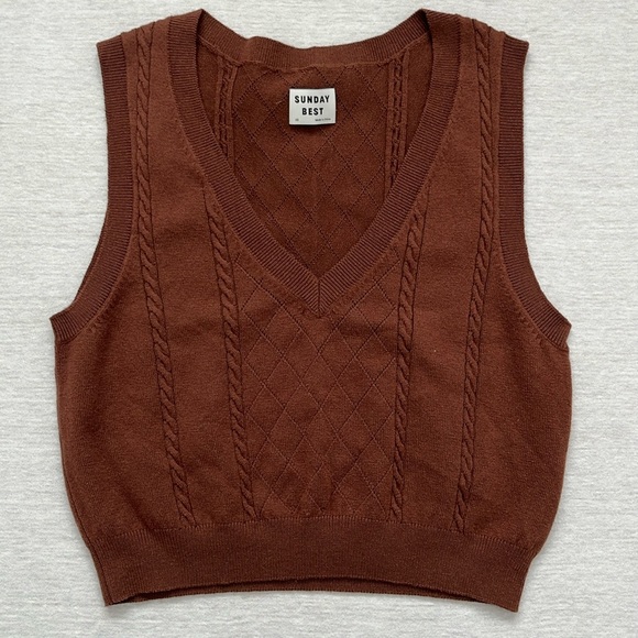 NWOT Aritzia Sunday Best Quinn Sweater Vest - Picture 4 of 6